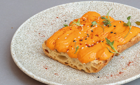 Tapa de Toni's: Torrada d'hummus de pebrot del piquillo