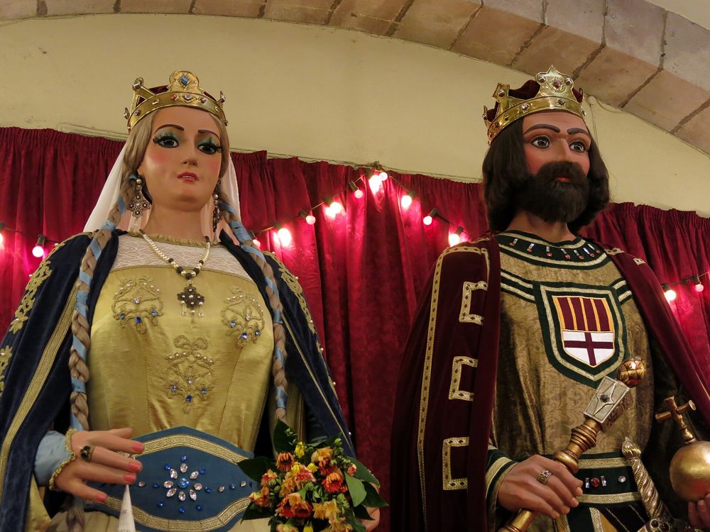 Gegants Nous, imatgeria festiva de Manresa